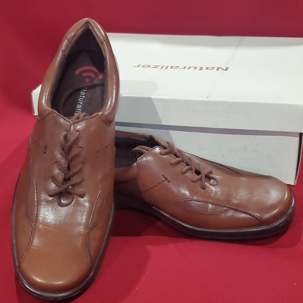 Naturalizer par coffee Dean nwt in box leather lace up
